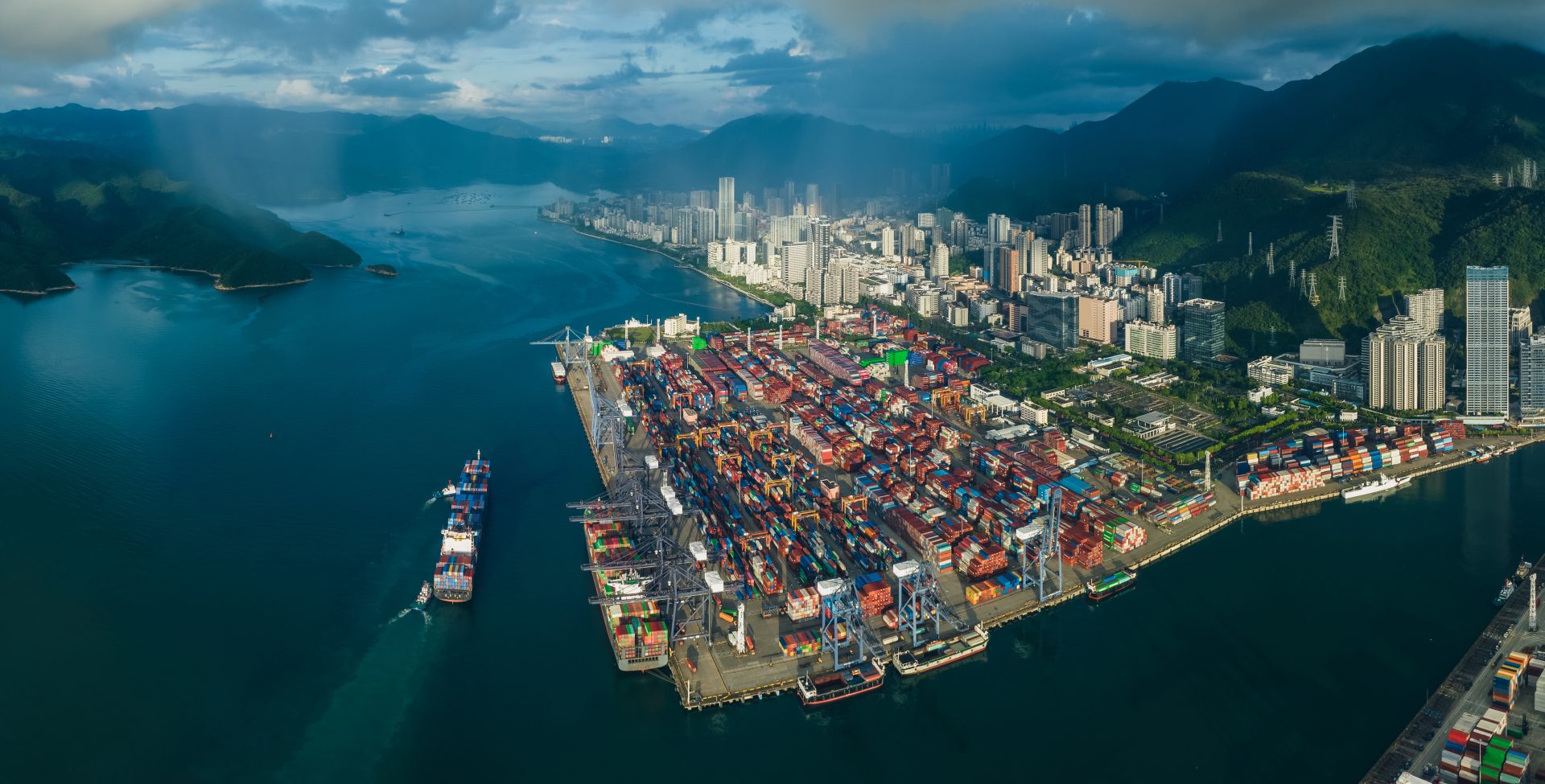 数据分析平台 iModel 支撑港口与物流行业的数据决策场景